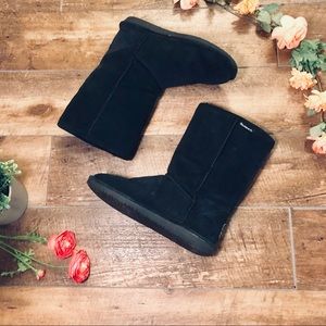 Size 8 Black Bearpaw Emma Boots